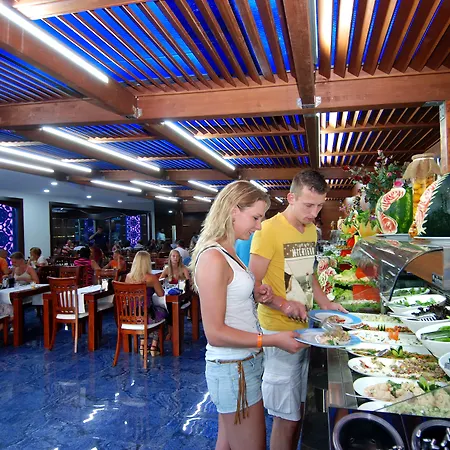 Hotel Grand Zaman Garden