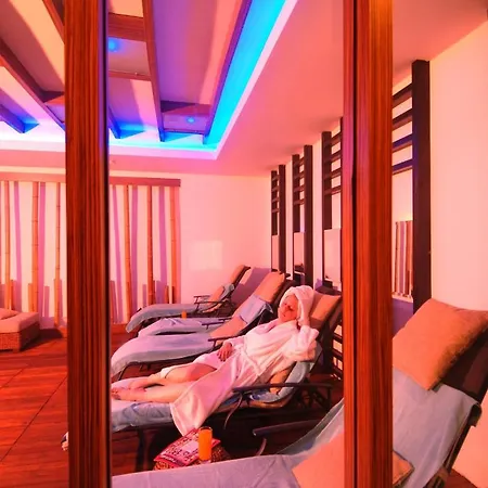 Готель Grand Zaman Garden