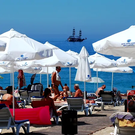 Hotel Grand Zaman Garden