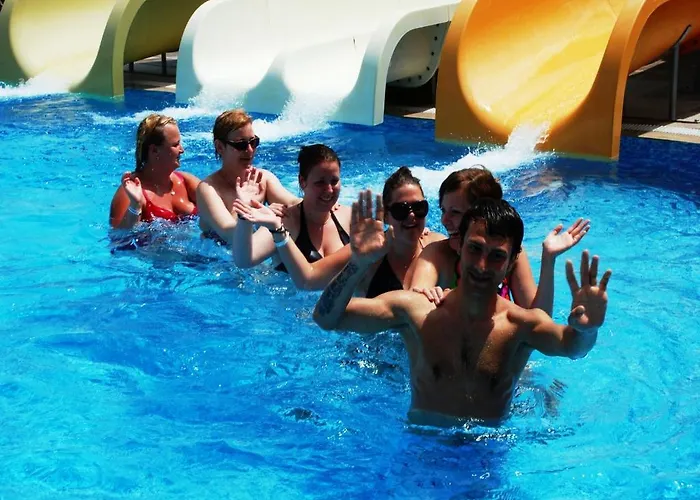 酒店 Grand Zaman Garden 4*